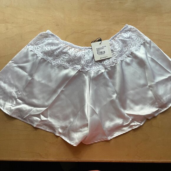 MUCCI  Lingerie Shorts  Size Small  White and Lace - Picture 2 of 3